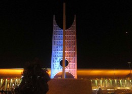 اجرای نورپردازی المان میدان راه آهن مشهد