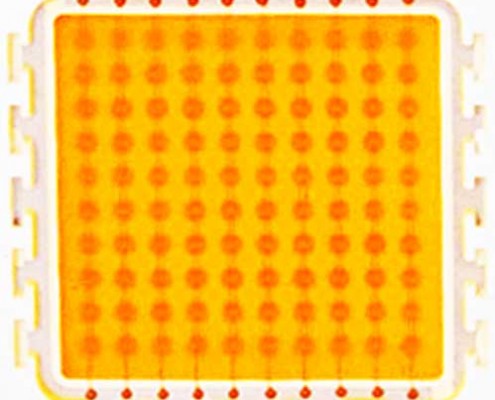 یک تصویر با کنتراست بالا از یک ال ای دی اس ام دی توان بالا High Power SMD LED Chip[