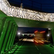 طراحی نورپردزای زیبای تقاطع غیر هم سطح Nyburg با پروژکتورهای رنگی و Gobo