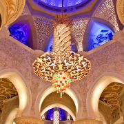 تجمل گرایی و برجسته نمایی فضای داخلی مسجد شیخ زایید-طراحی نورپردازی داخلی