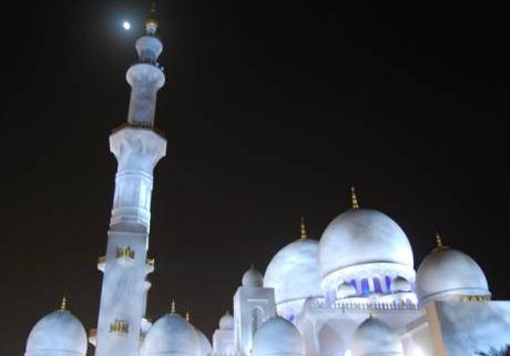 نورپردازی منتخب مسجد شیخ زاید ابوظبی-نورپردازی سفید در زمان نور کامل ماه